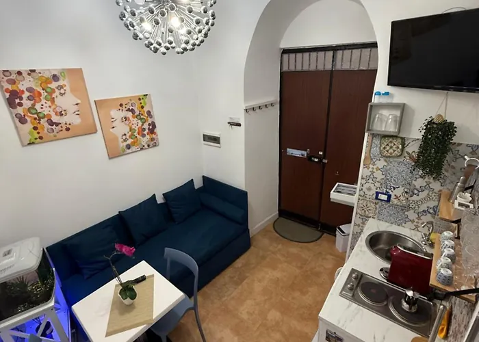 Caminneci Palace & Rooms